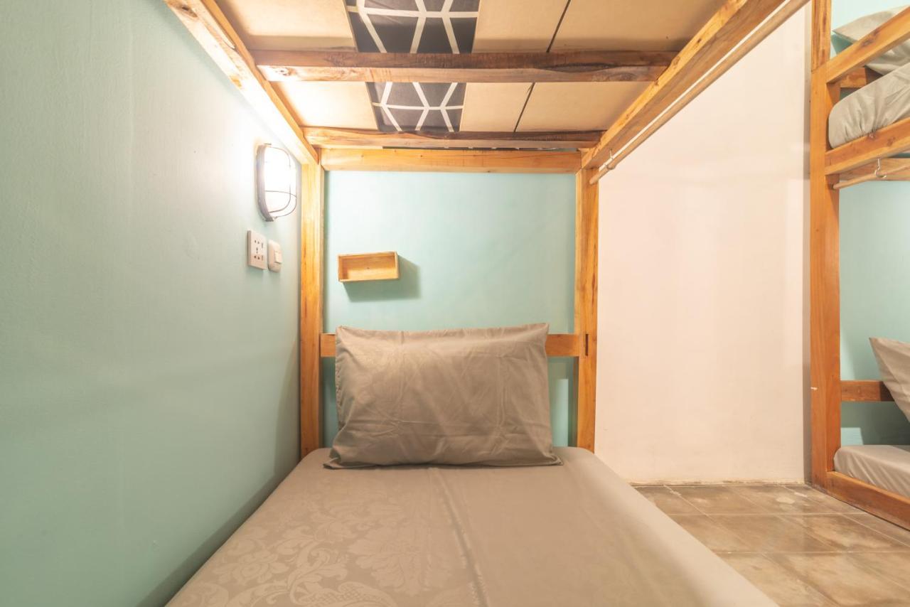 Wonderloft Jogja Hostel *